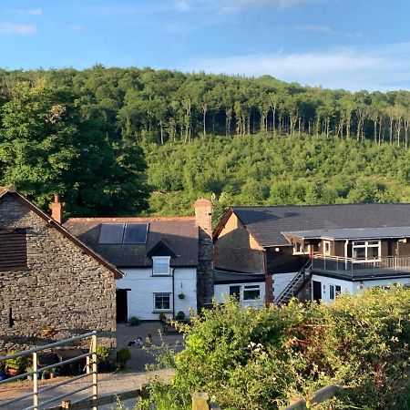 Cottage With Outstanding Views Velindre  Extérieur photo