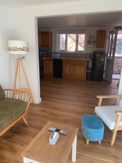 Cottage With Outstanding Views Velindre  Extérieur photo